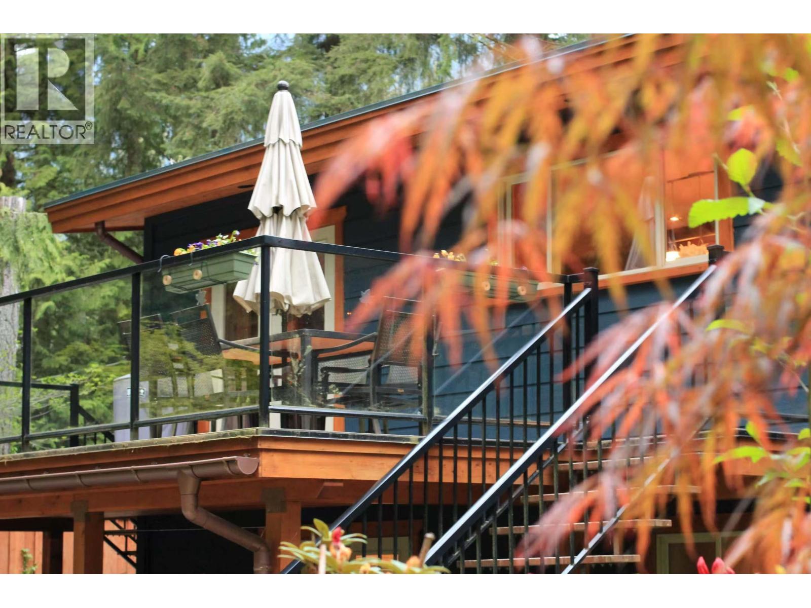 4793 Capilano Rd, North Vancouver, BC V7R 4K2