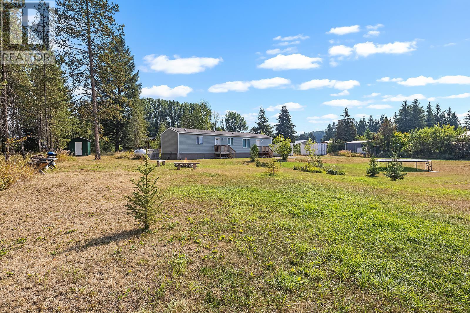 7306 Bertrand Rd, Jaffray, BC V0B 1T0