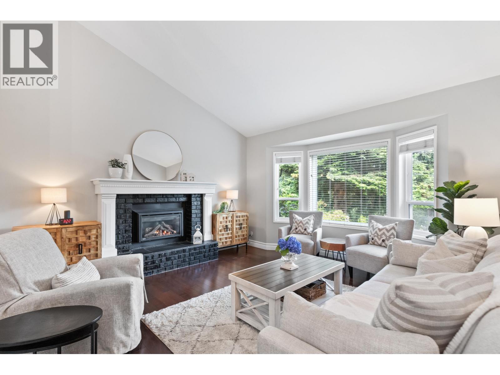 472 Riverview Cres, Coquitlam, BC V3C 4X9