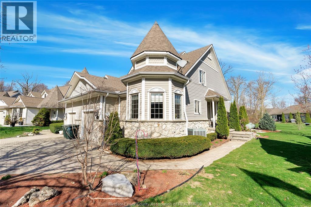 233 Crystal Bay Dr, Amherstburg, ON N9V 4A6