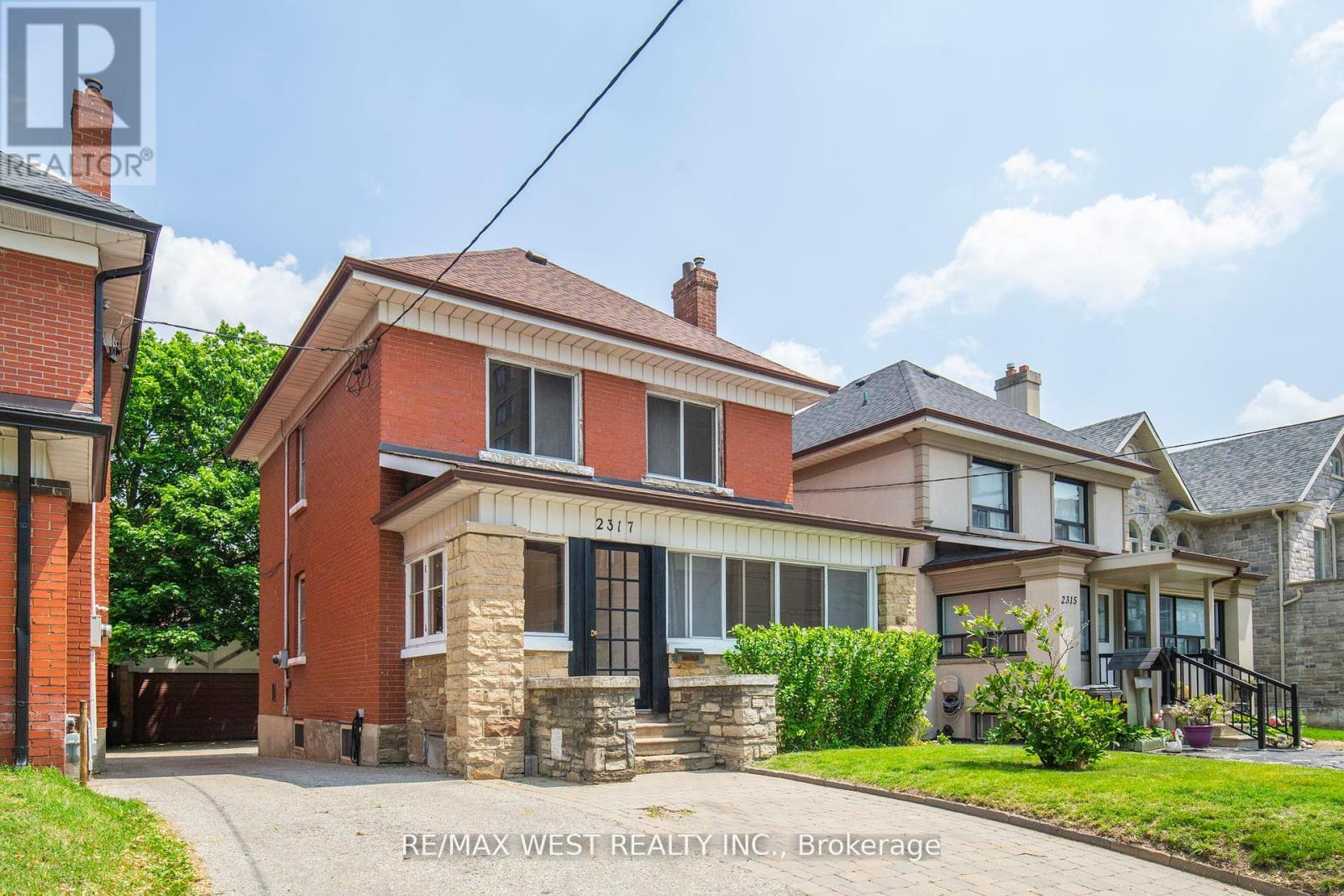 2317 Weston Rd, Toronto, ON M9N 1Z7