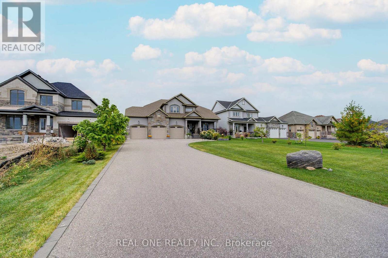 295 Sunnybrae Ave, Innisfil, ON L9S 1E5