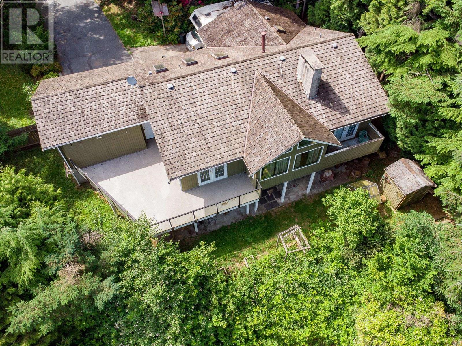 1890 Charles St, Port Moody, BC V3H 2M3