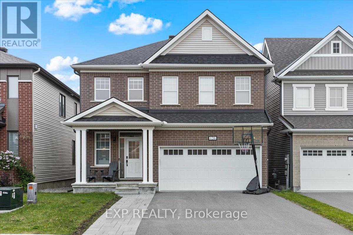 126 Unity Pl, Ottawa, ON K2S 2Y8