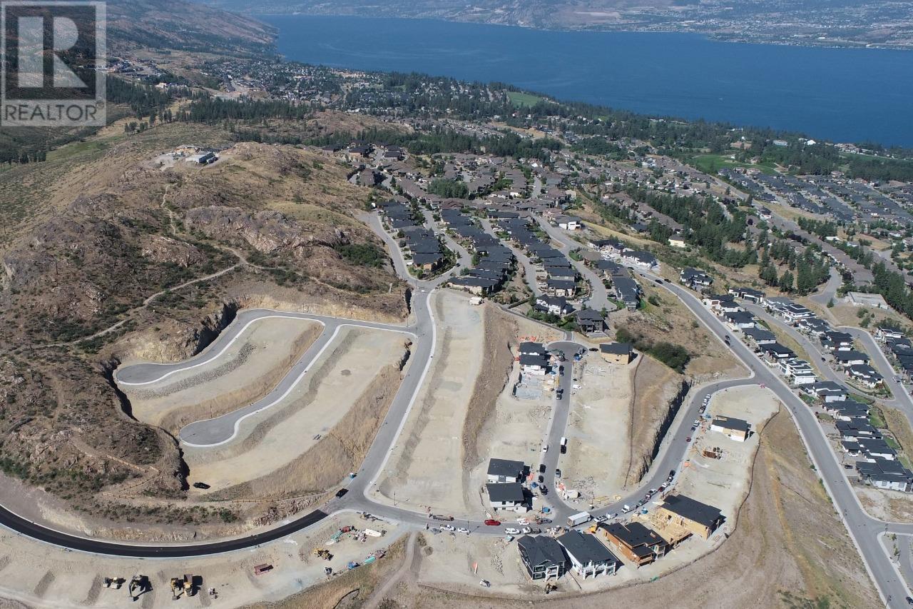 1140 Hewetson Ave, Kelowna, BC V1W 5H6
