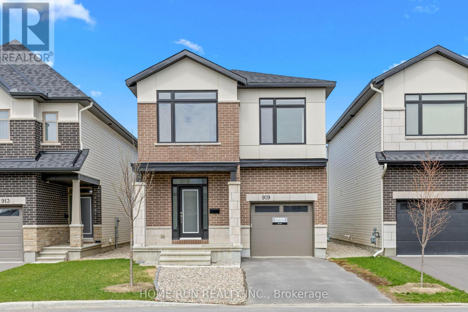 909 Beckton Hts, Ottawa, ON K2S 2X5