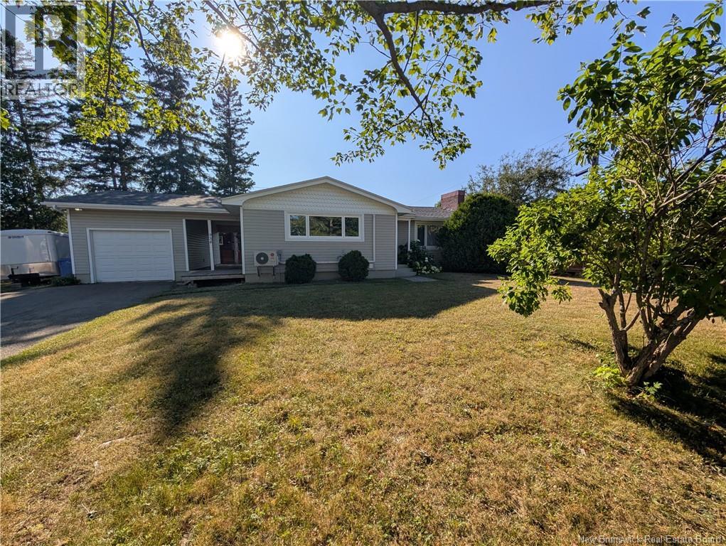 934 Hay Cres, Bathurst, NB E2A 3S2