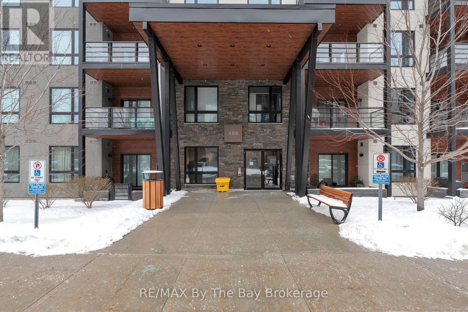 300 Essa Rd #309 Rd, Barrie, ON L9J 0B9