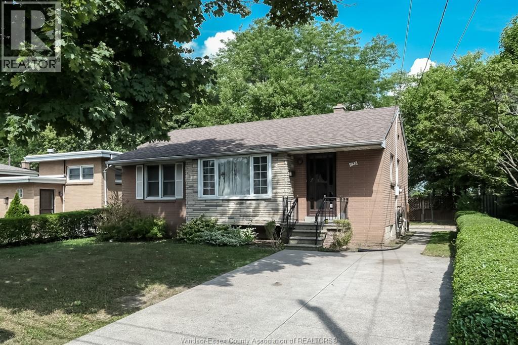 1158 Dot Ave, Windsor, ON N9C 3J1