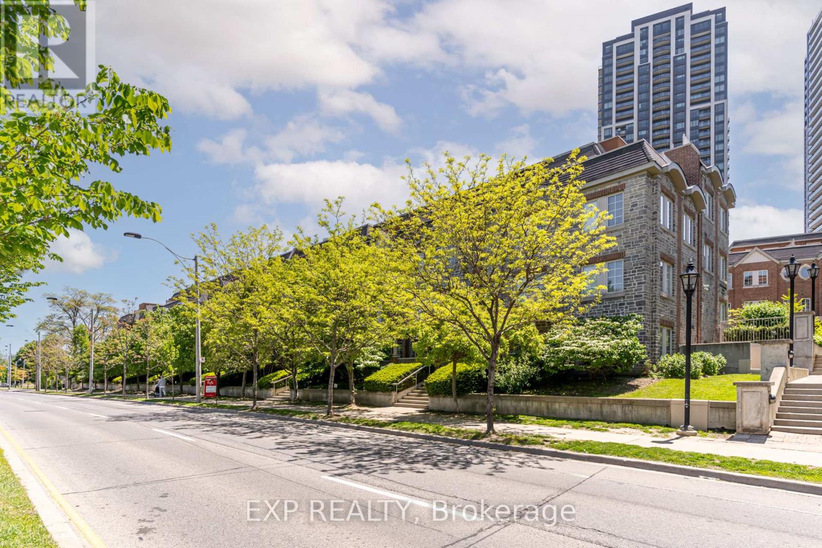 93 The Queensway, Toronto, ON M6S 5A7