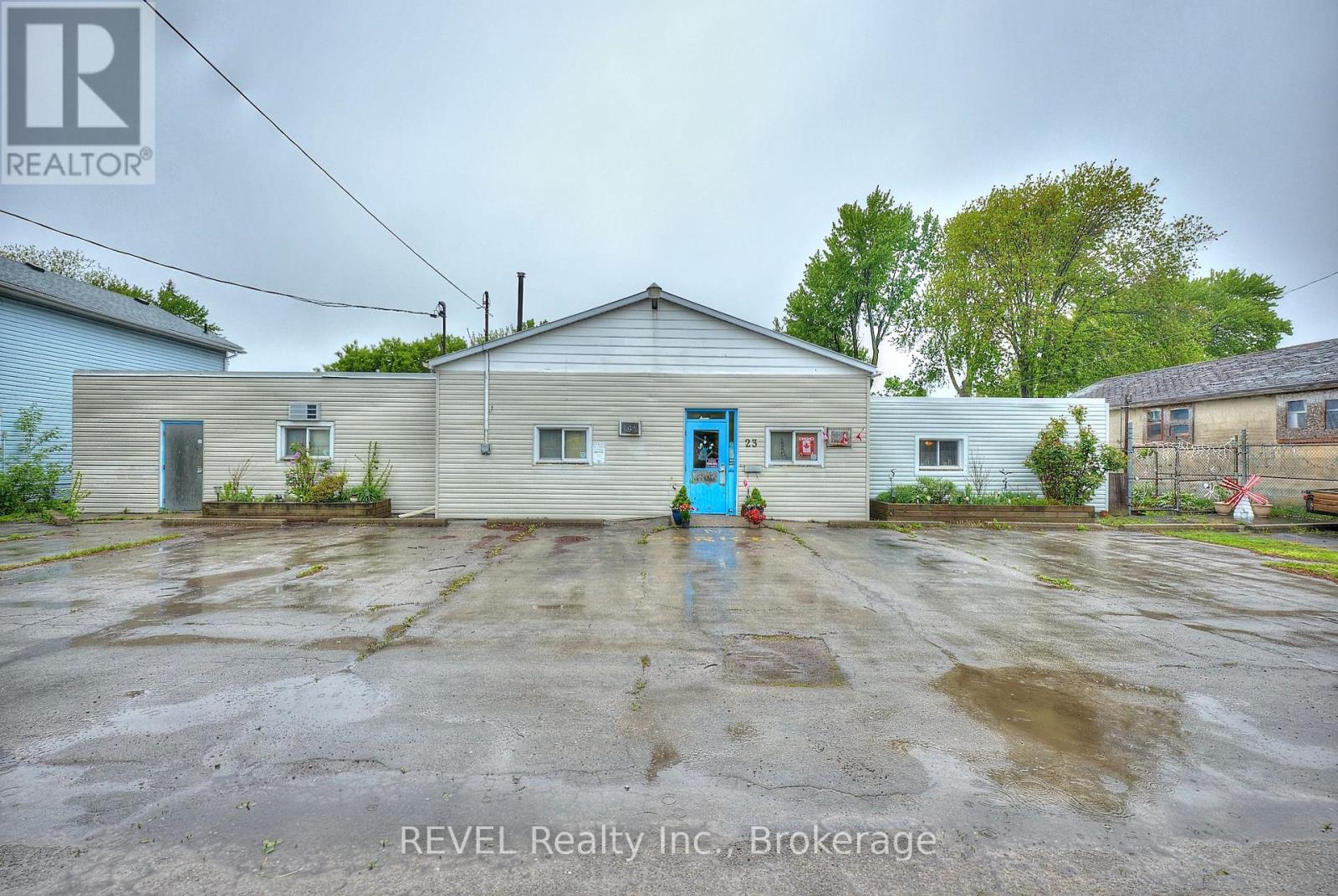 23 Amelia St, Port Colborne, ON L3K 2K8