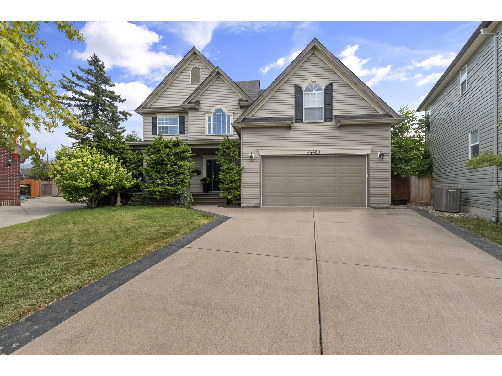 44480 Eena Drivesardis S, Chilliwack, BC V2R 5N5