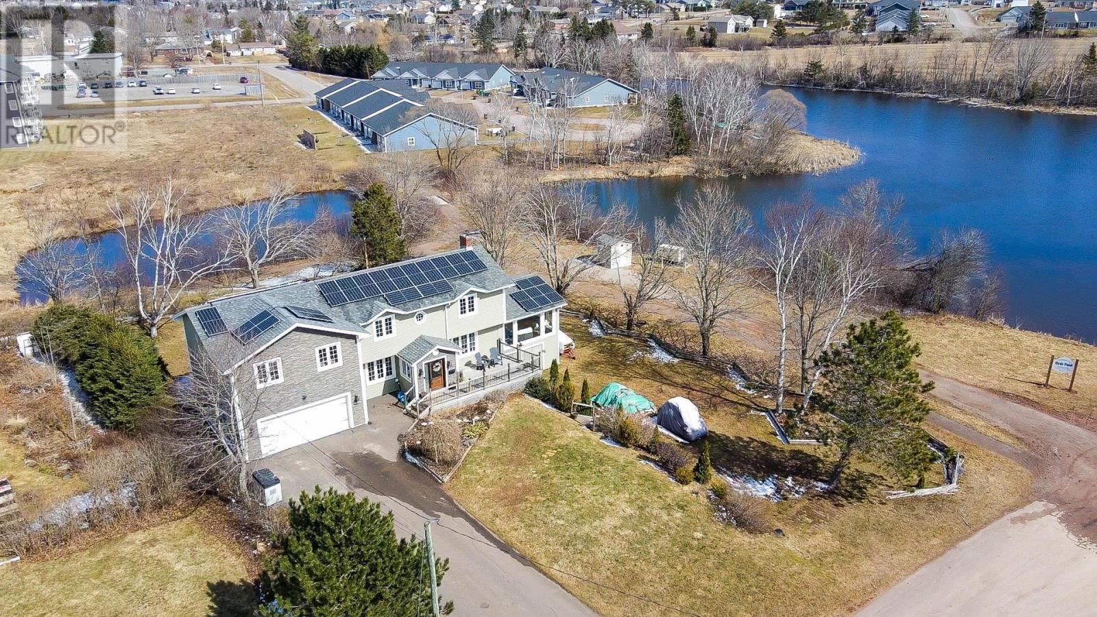 23 Pond St, Cornwall, PE C0A 1H0