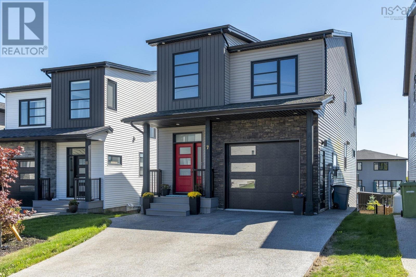 7 Darjeeling Dr, Halifax, NS B3P 0J9
