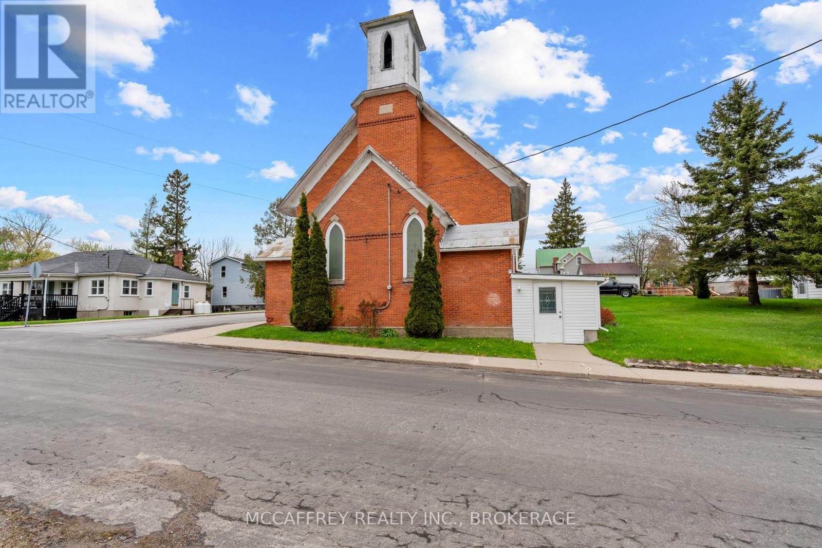 4 Neely St, Stone Mills, ON K0K 3G0