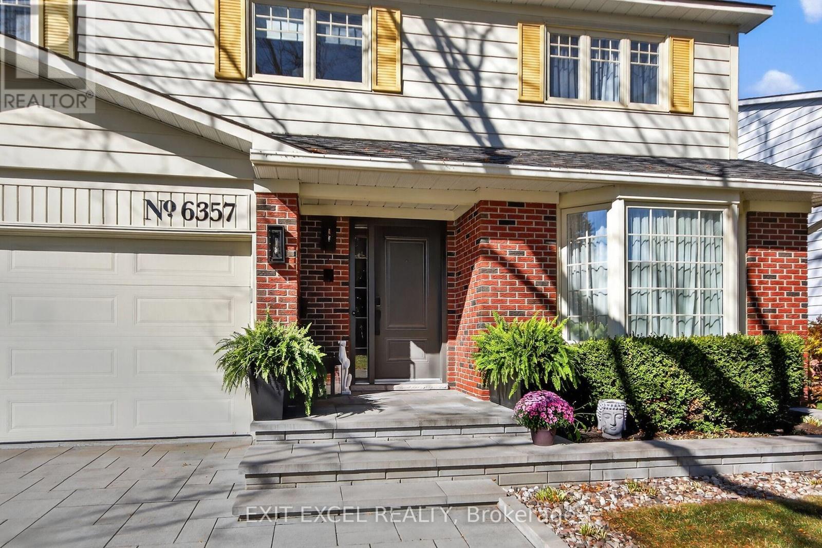 6357 Mattice Ave, Ottawa, ON K1C 2G1
