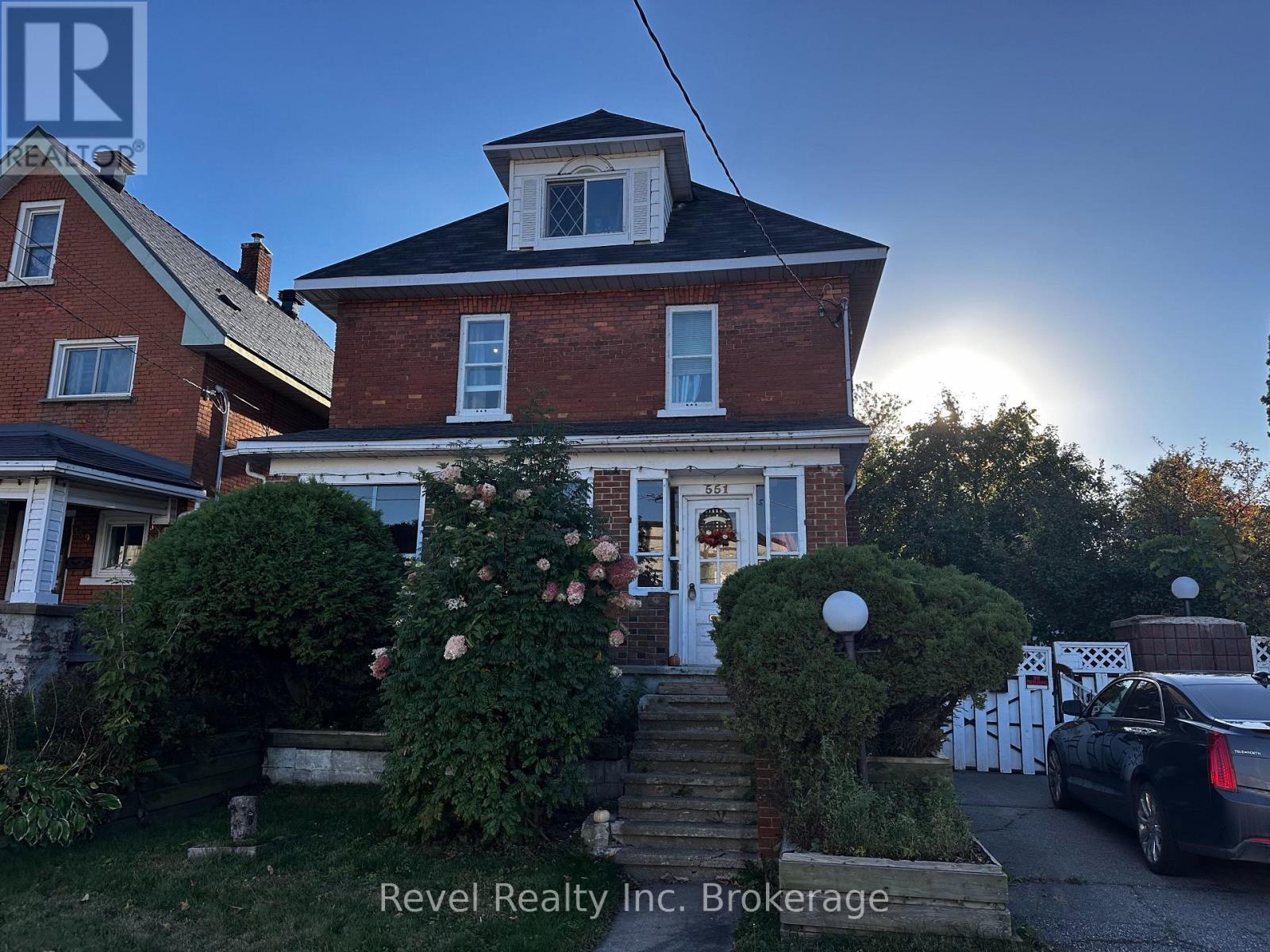 551 First Ave E, North Bay, ON P1B 1K5