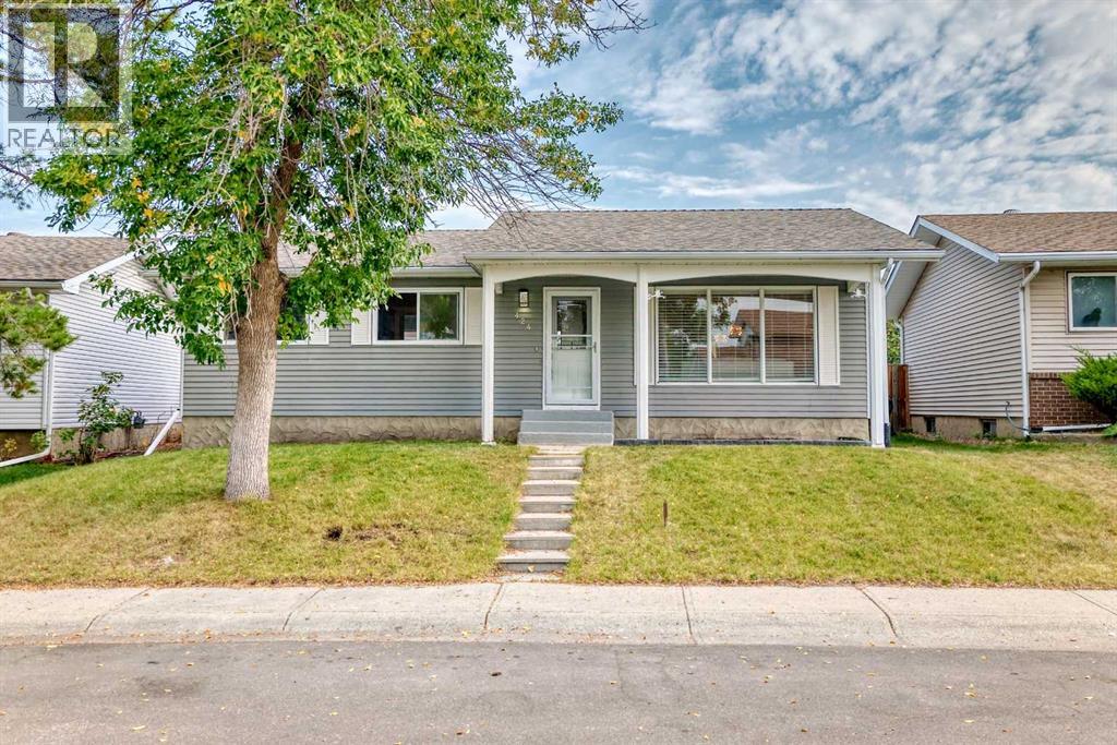424 Rundlehill Way NE, Calgary, AB T1Y 2P7