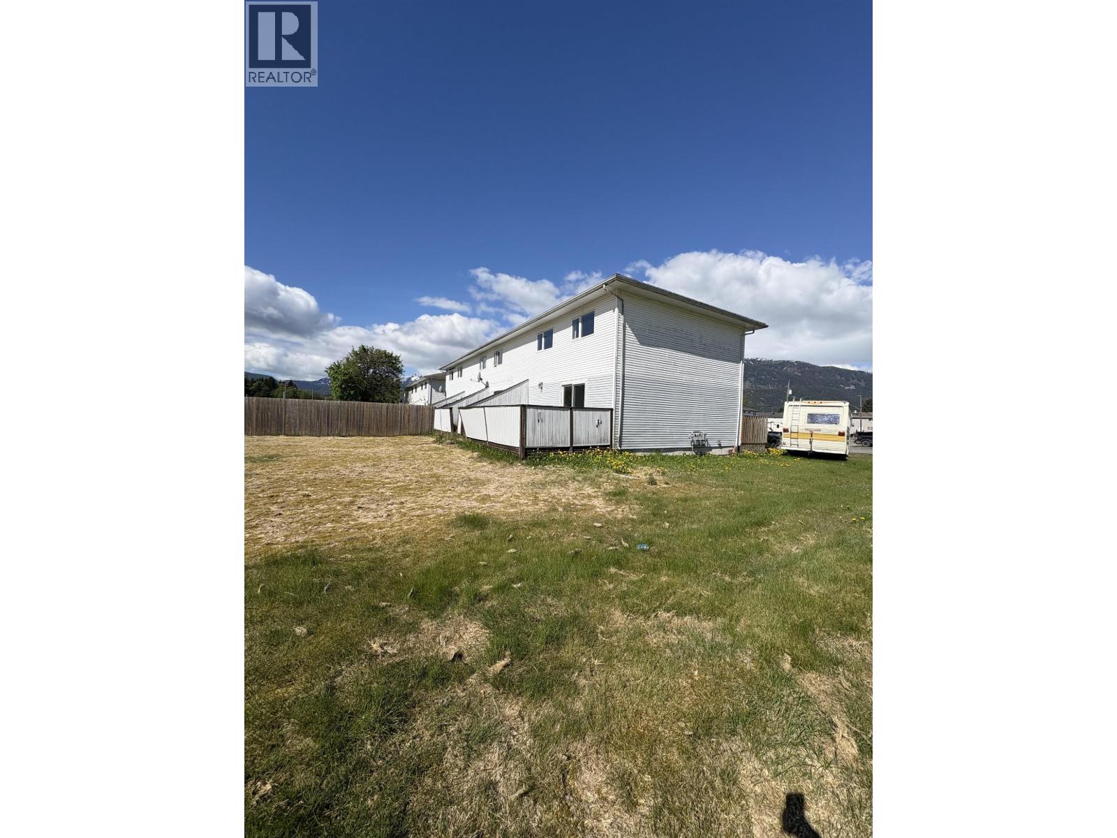 71 Wedeene St, Kitimat, BC V8C 1W3
