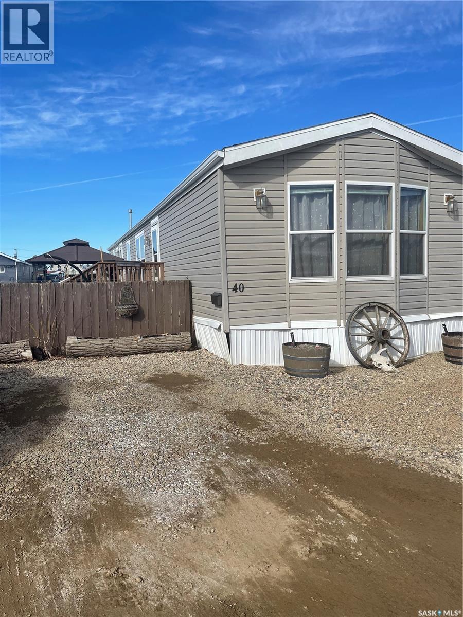 106 1st Avenue Sw Unit 40, Weyburn, SK S4H 2J1