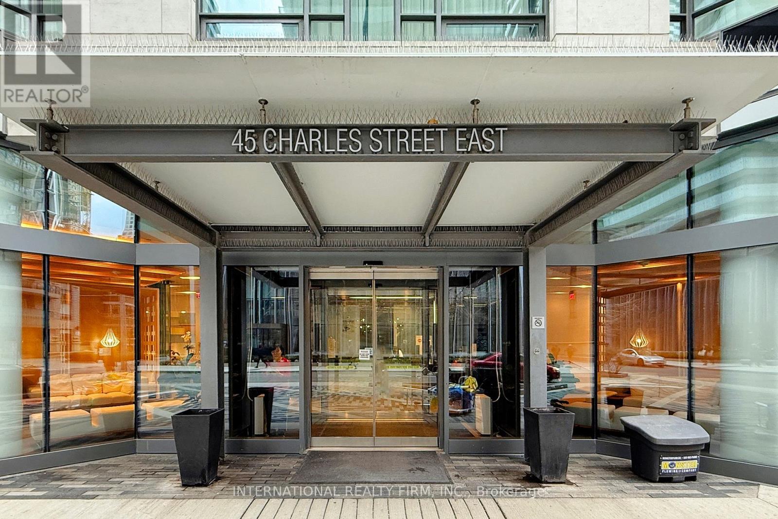 2911 45 Charles St E, Toronto, ON M4Y 0B8