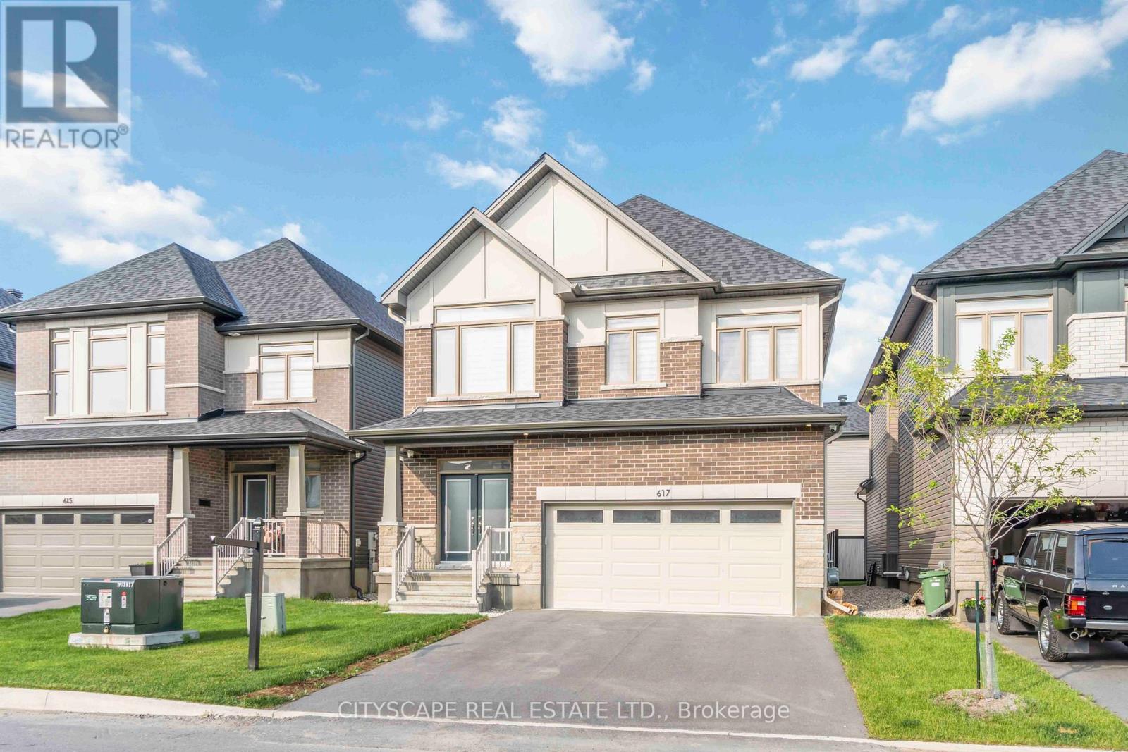 617 Kenabeek Ter, Ottawa, ON K4M 0B3