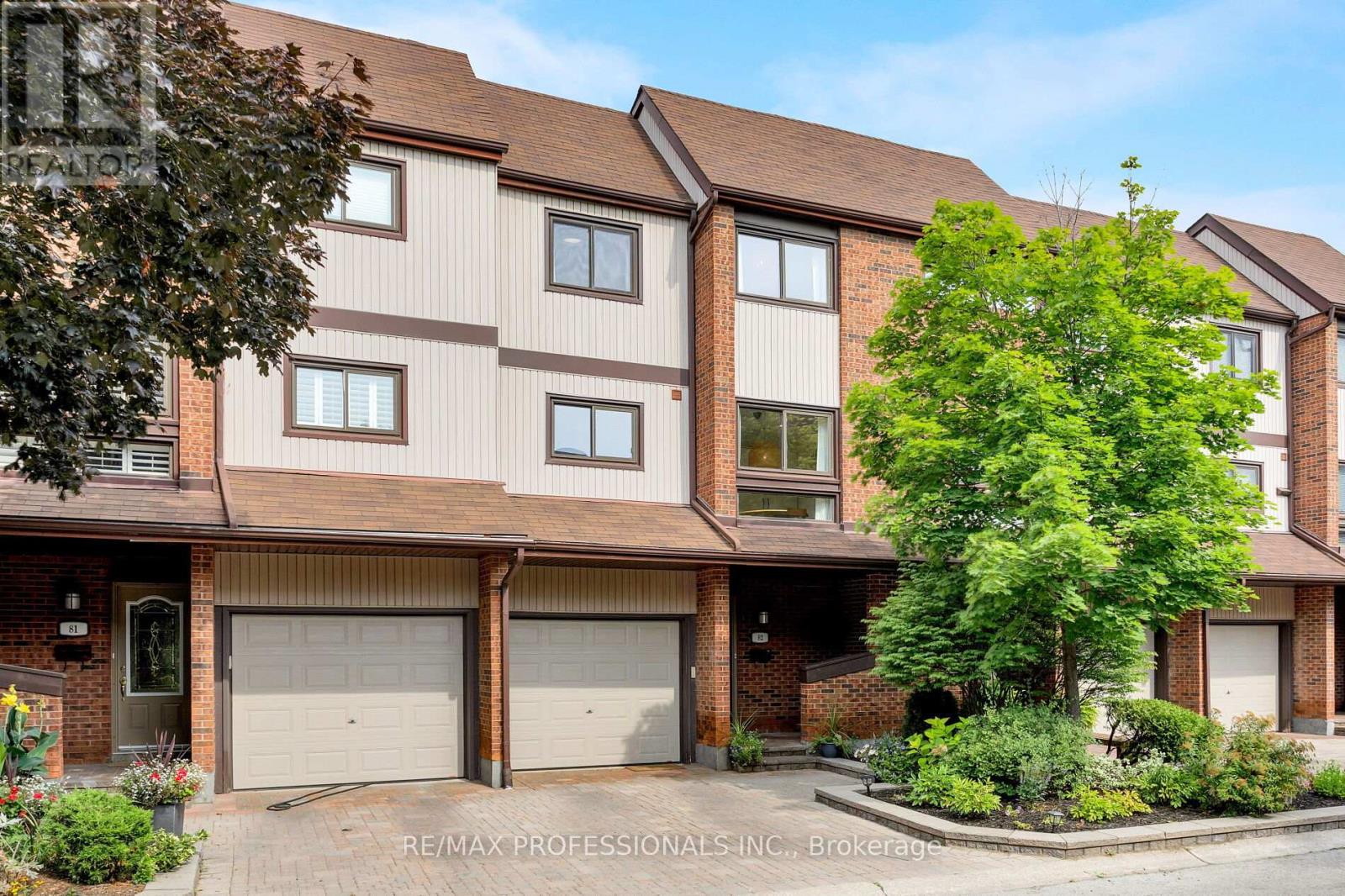 82 1080 Walden Cir, Mississauga Clarkson, ON M5J 3M9