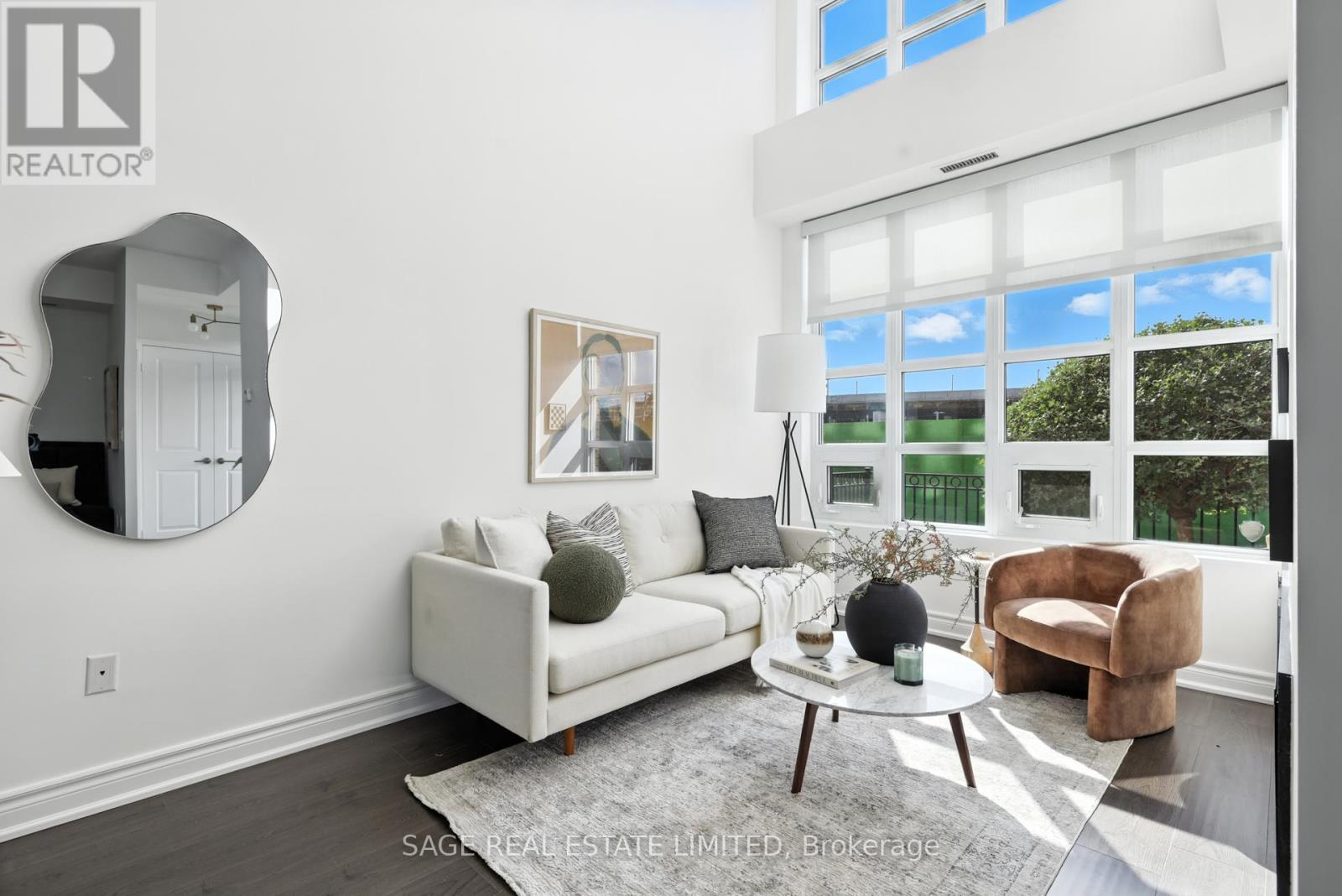 6 Pirandello St, Toronto, ON M6K 3P4