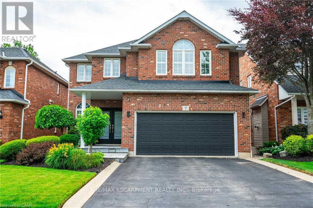 7 Volterra Ct, Hamilton, ON L0R 2H6