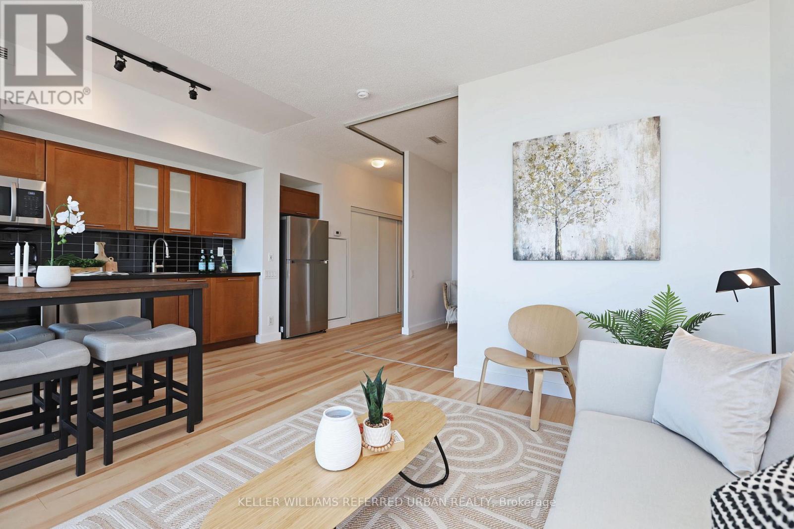 1801 33 Mill St, Toronto, ON M5A 3R3