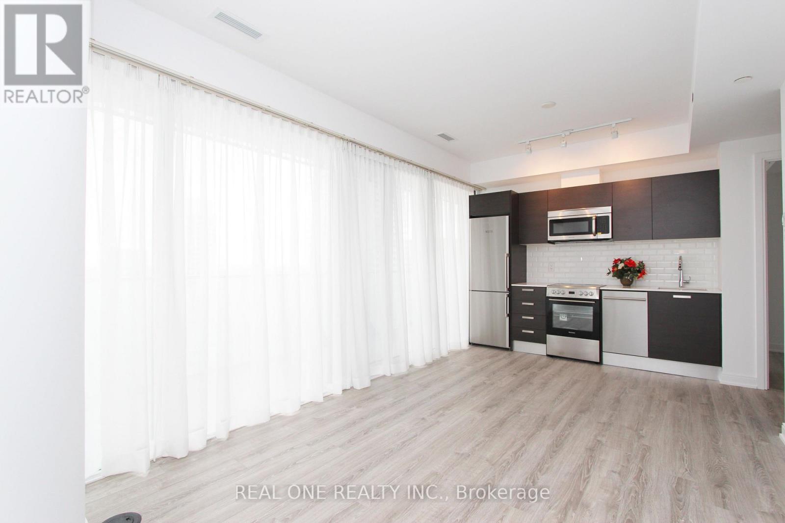 3903 42 Charles St E, Toronto, ON M4Y 1T1
