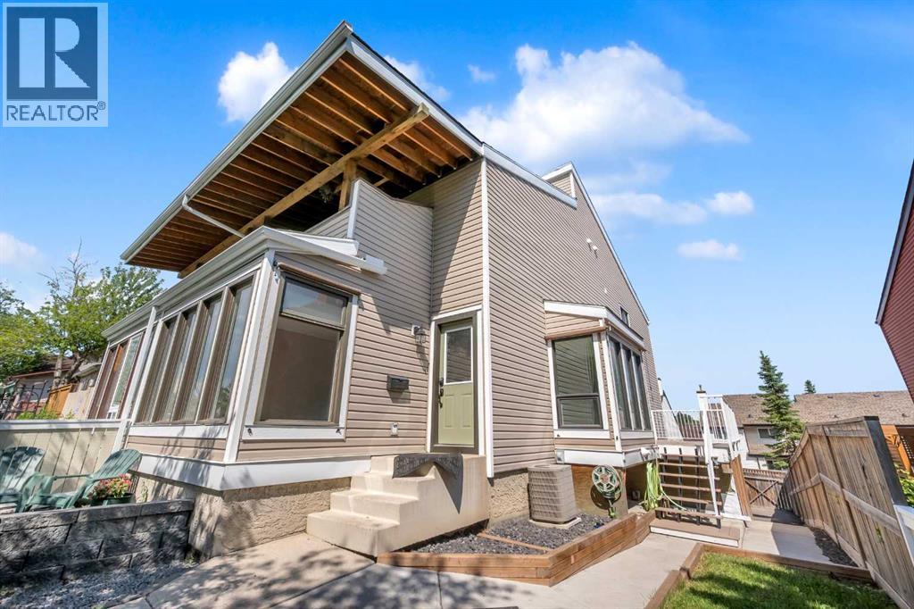 15 Ranch Glen Dr NW, Calgary, AB T3G 1T2