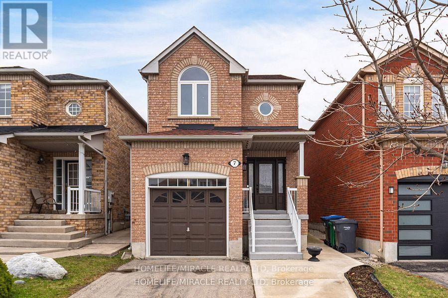 7 Eastview Gate, Brampton, ON L6P 1M6