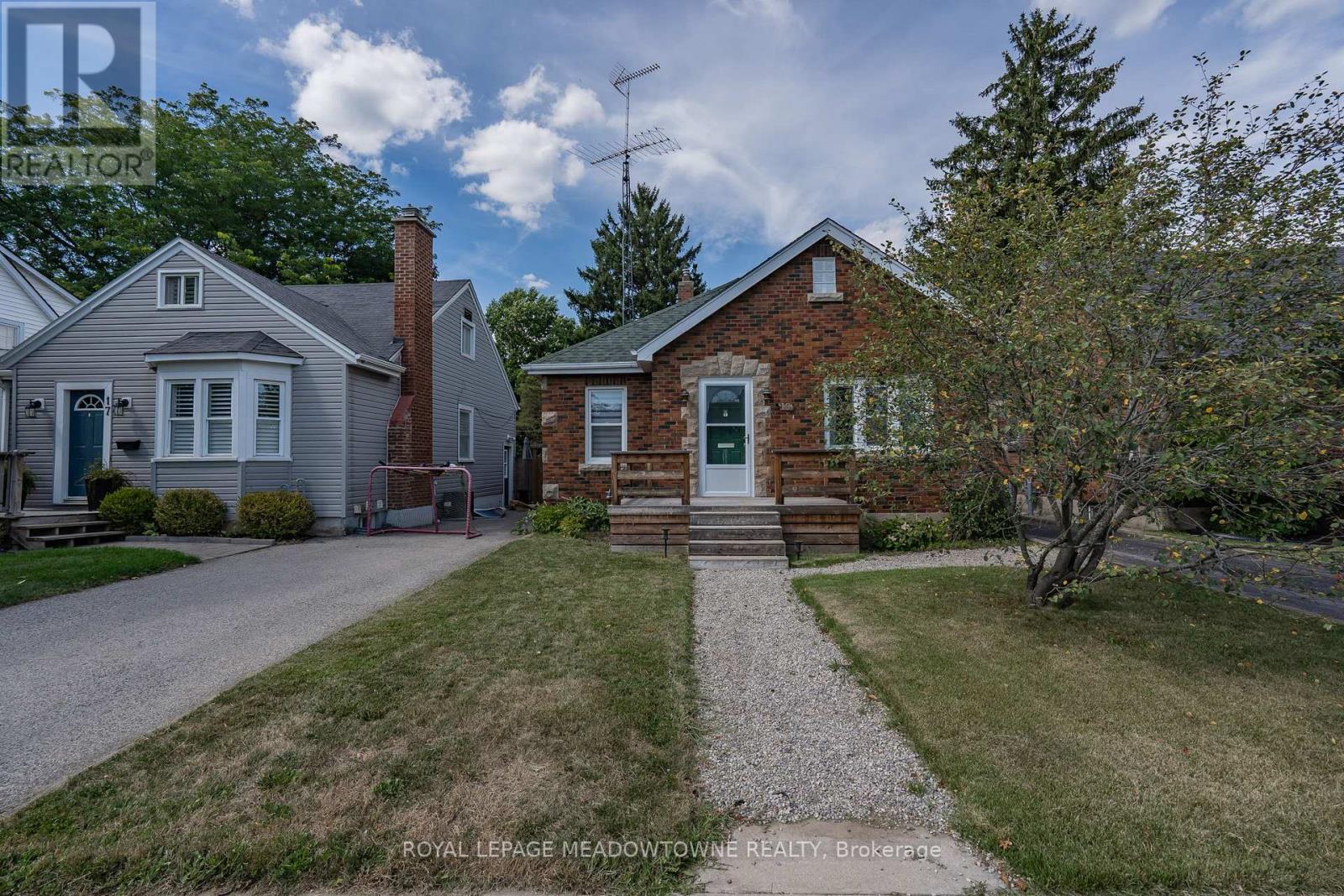 19 Dorothy St, Brantford, ON N3S 1G7