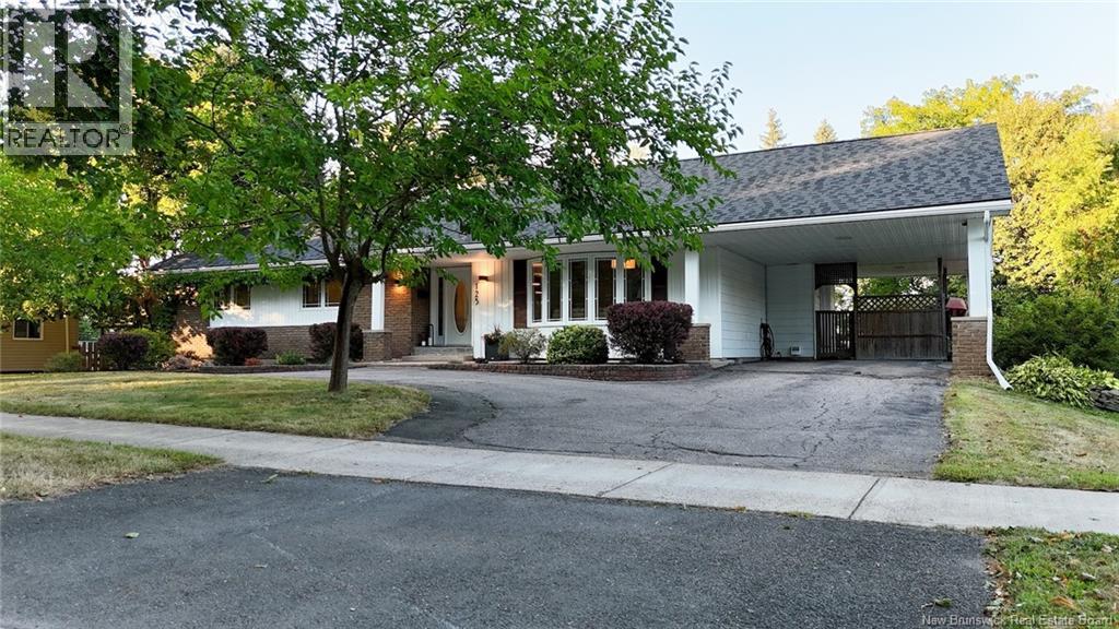 125 Eglinton St, Fredericton, NB E3B 2V9