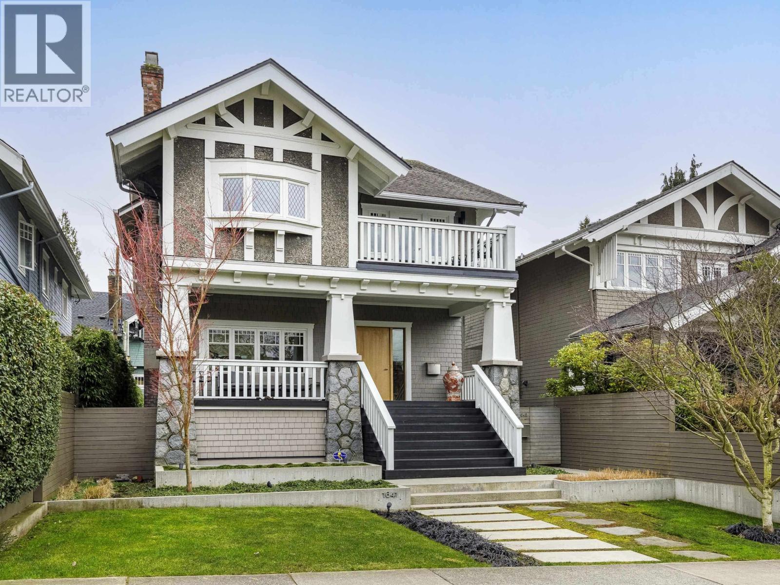 1641-1643 Collingwood St, Vancouver, BC V6R 3K1