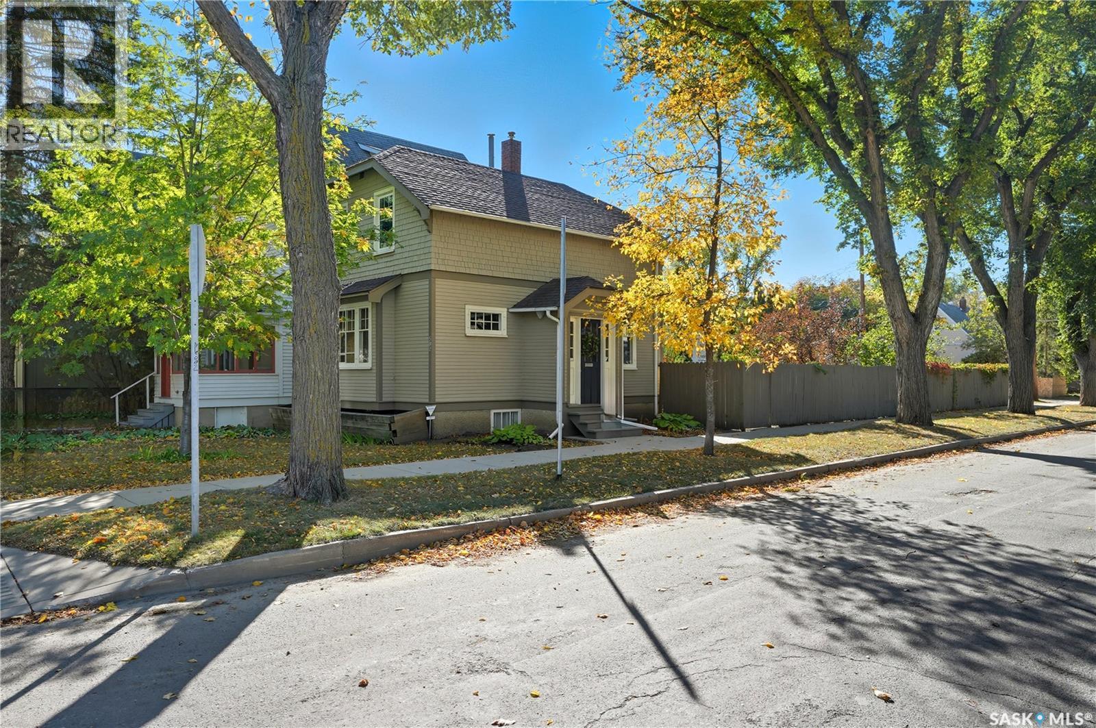 502 Lansdowne Ave, Saskatoon, SK S7N 1E1