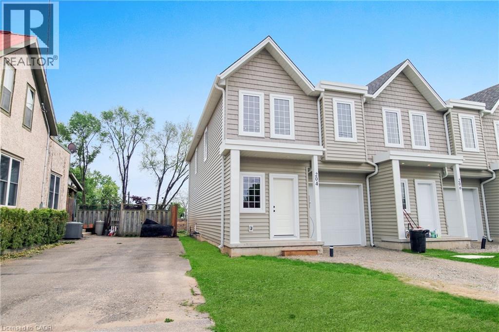 204 William St, Delhi, ON N4B 1M8