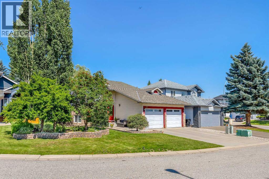 812 Diamond Ct SE, Calgary, AB T2J 7E2