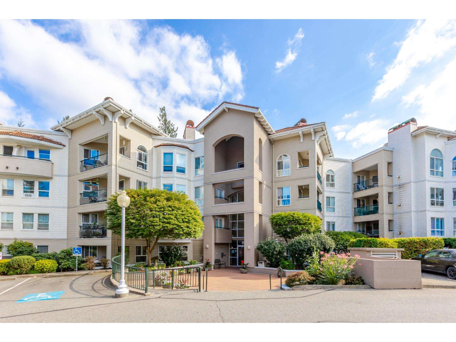 3176 Gladwin Road Unit 208, Abbotsford, BC V2T 6R7