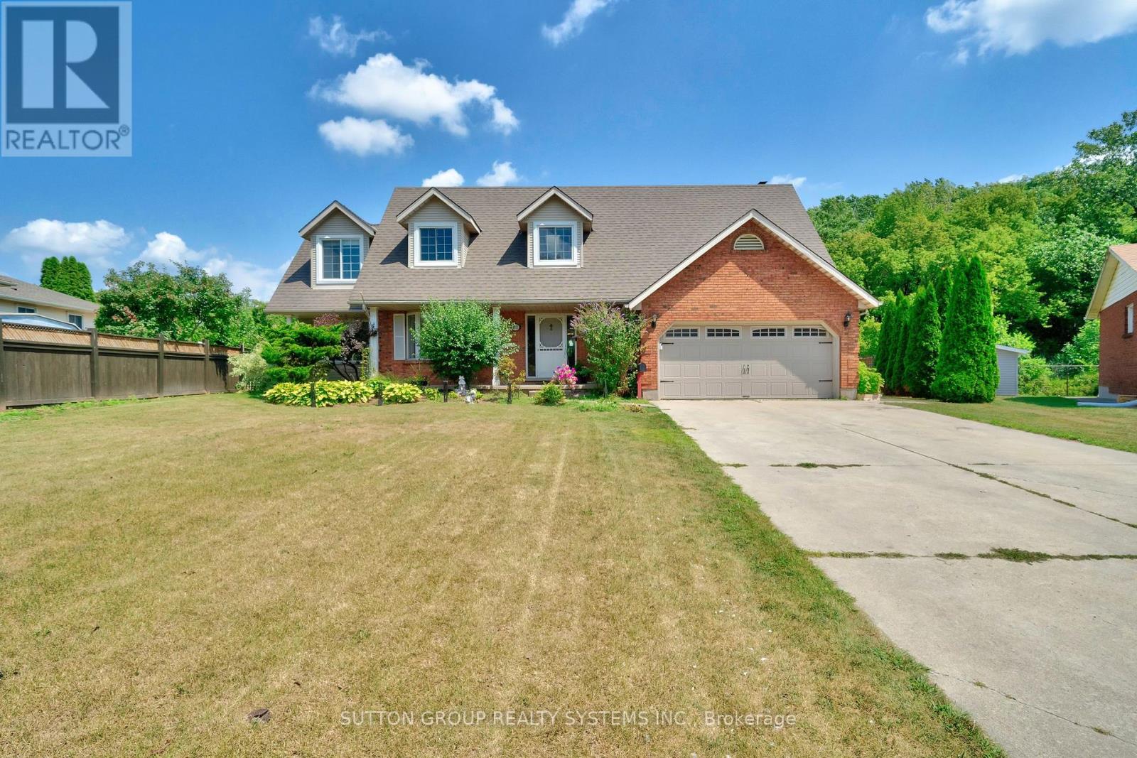 8017 Hampton Ct, Niagara Falls, ON L2H 2R4