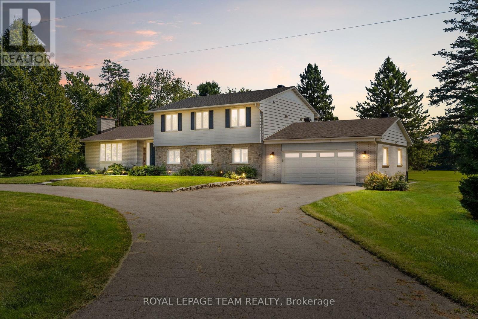 1640 Century Rd E, Ottawa, ON K0A 2E0