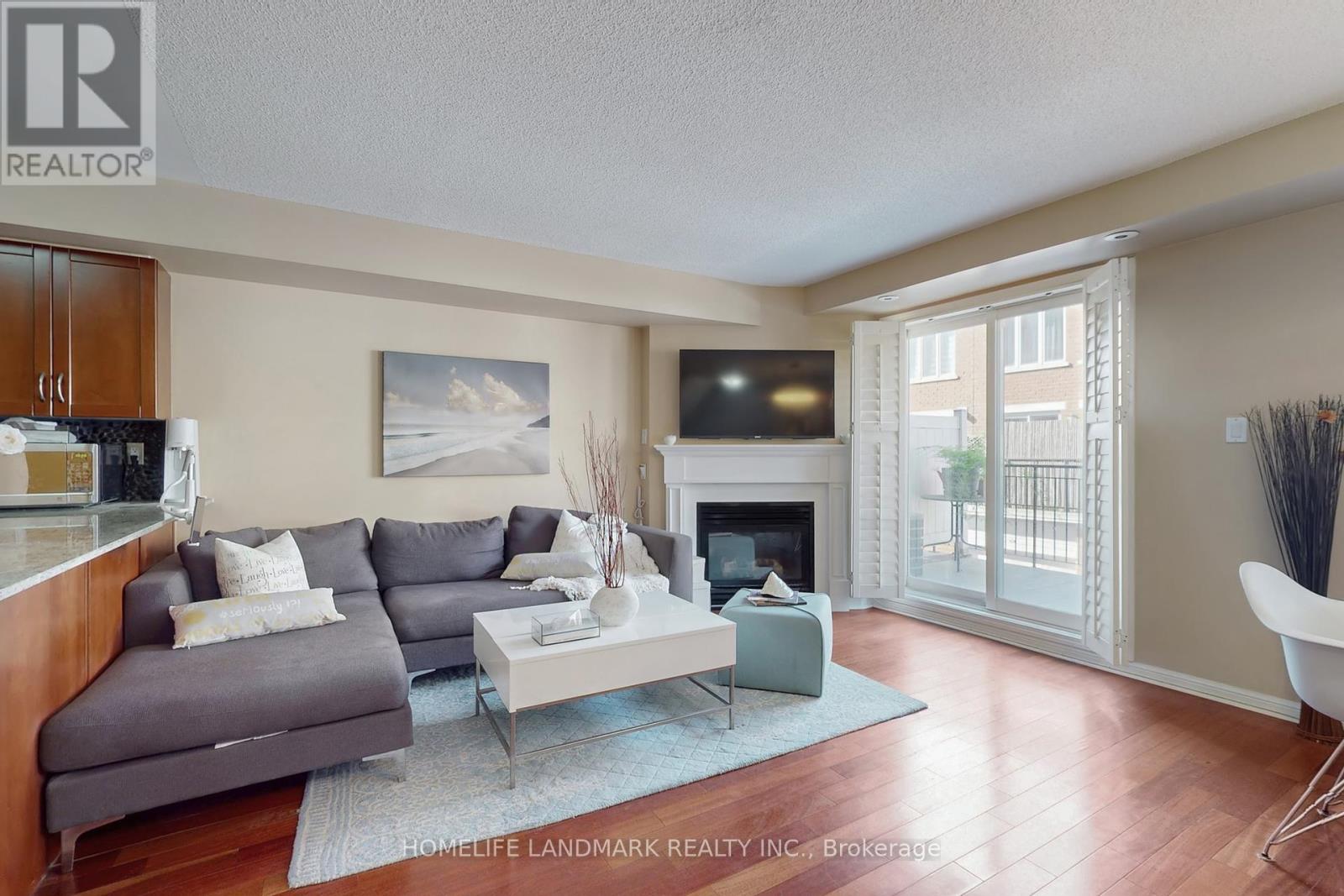 310 60 Joe Shuster Way, Toronto, ON M6K 1Y8