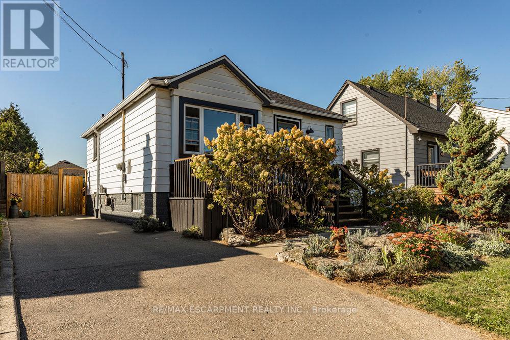 80 E 39th St, Hamilton, ON L8V 4H3