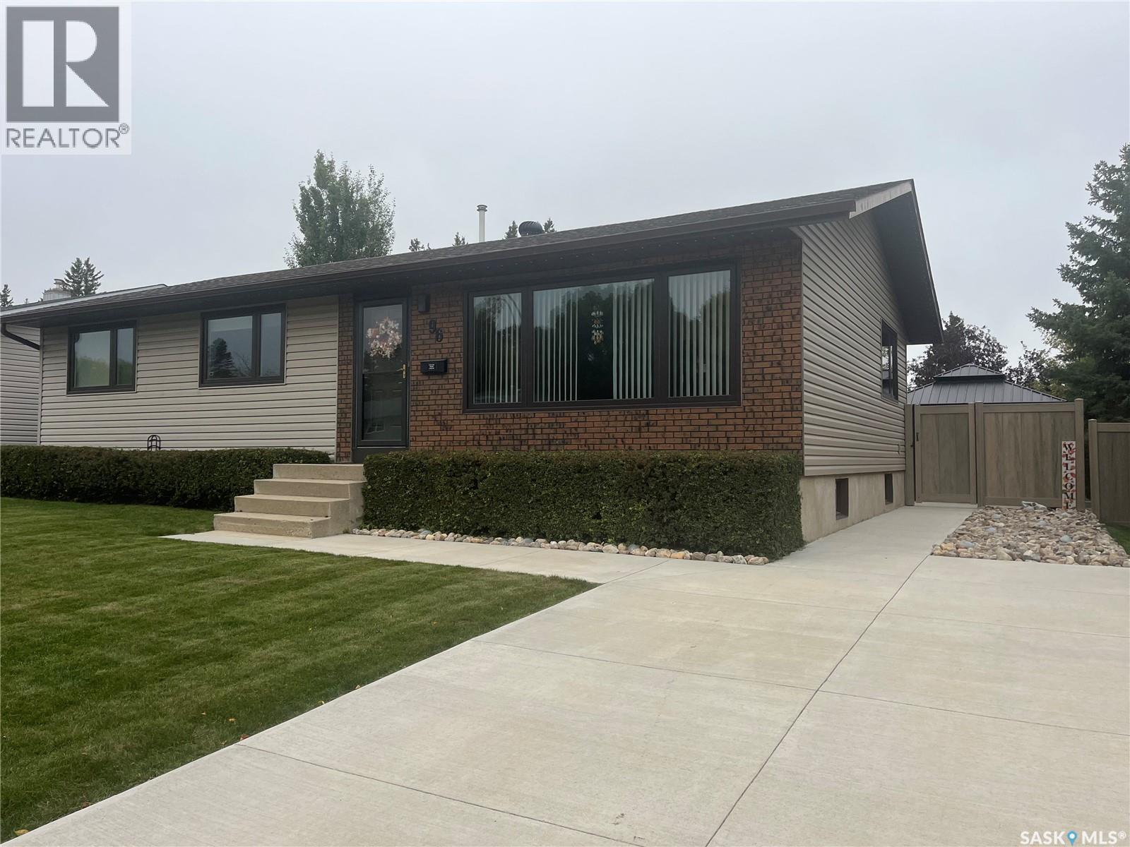 96 Dalewood Cres, Yorkton, SK S3N 2P7