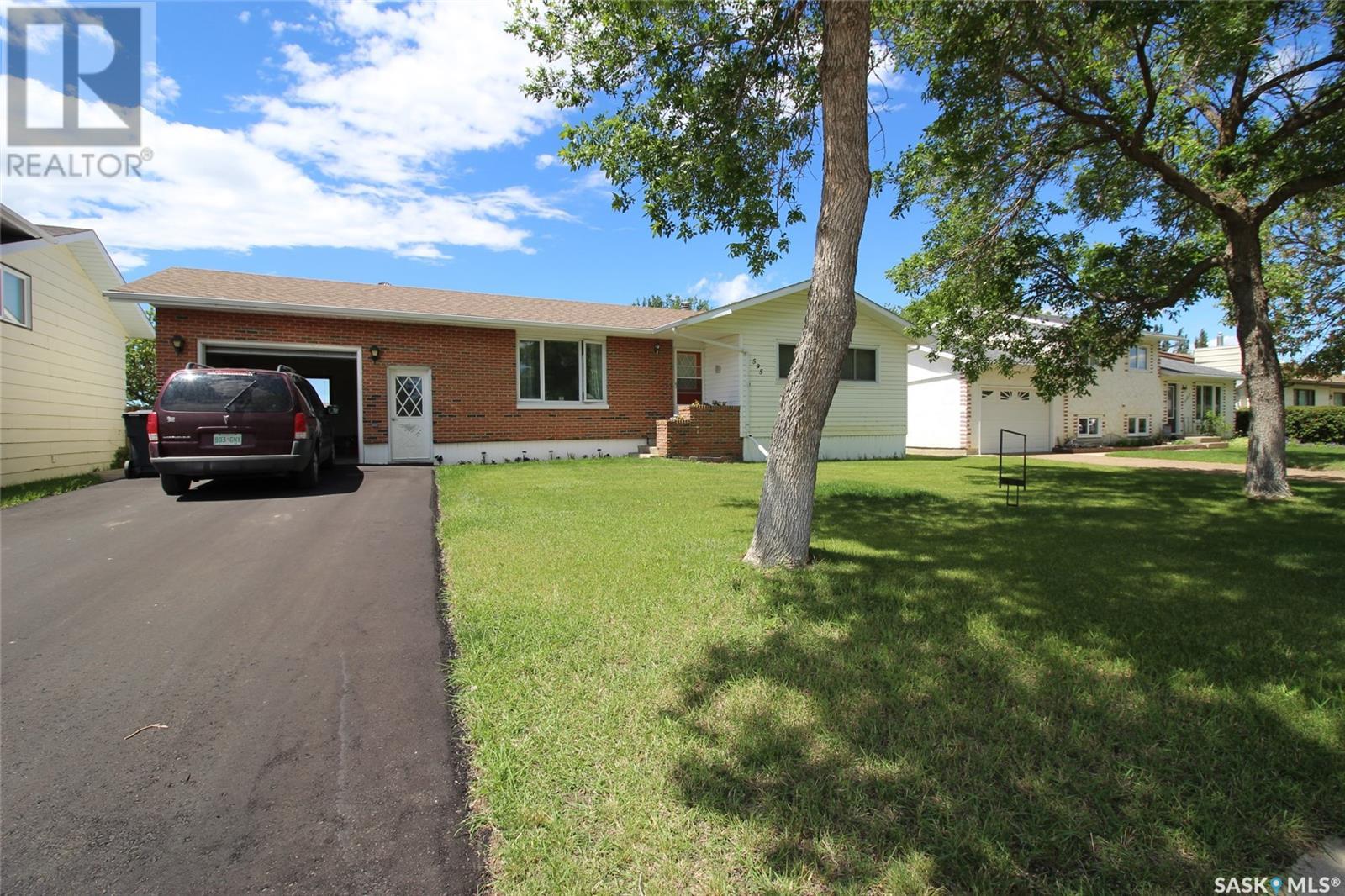 595 9th Street West, Shaunavon, SK S0N 2M0
