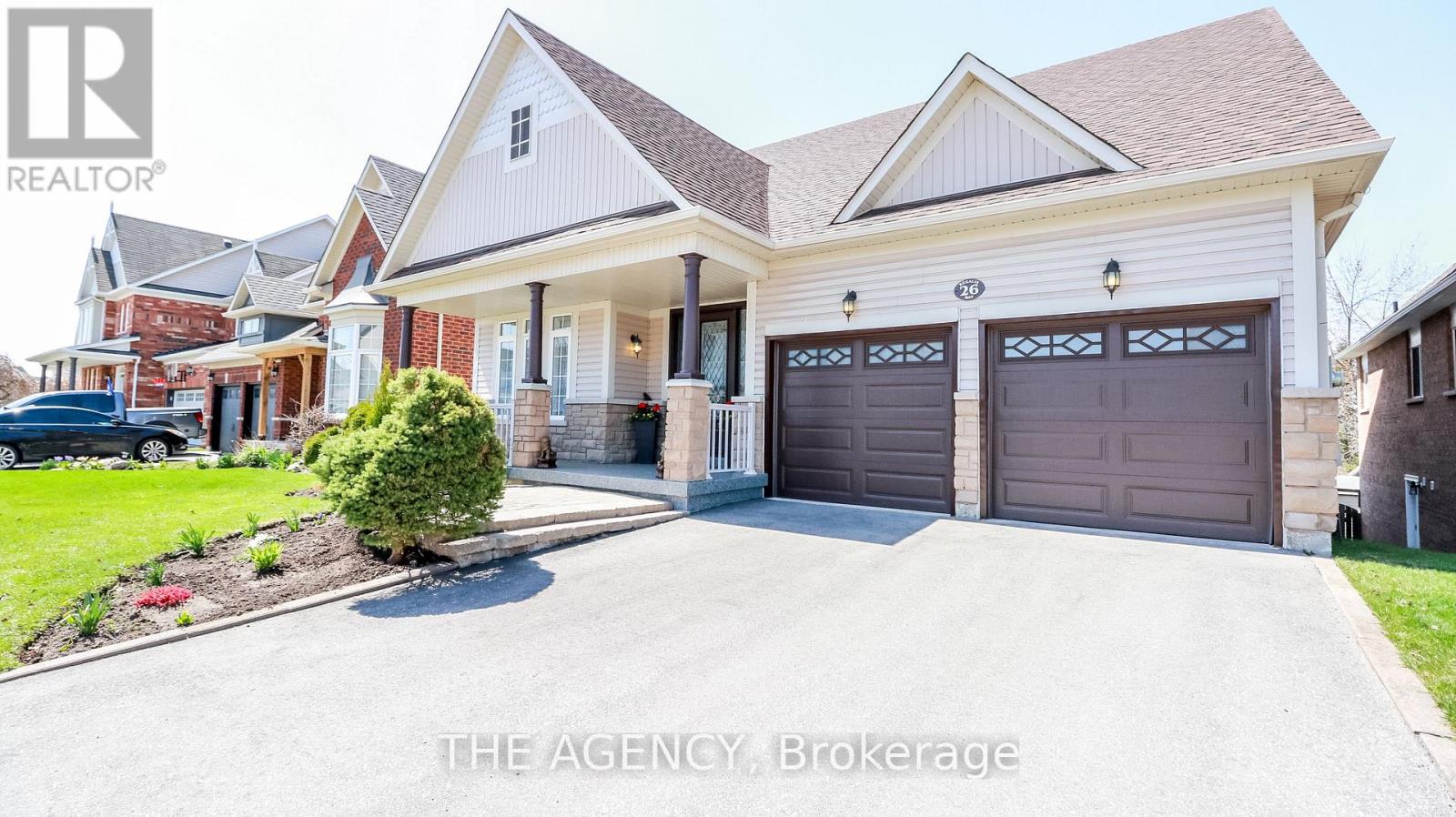 26 Regalia Way, Barrie, ON L4M 7H7