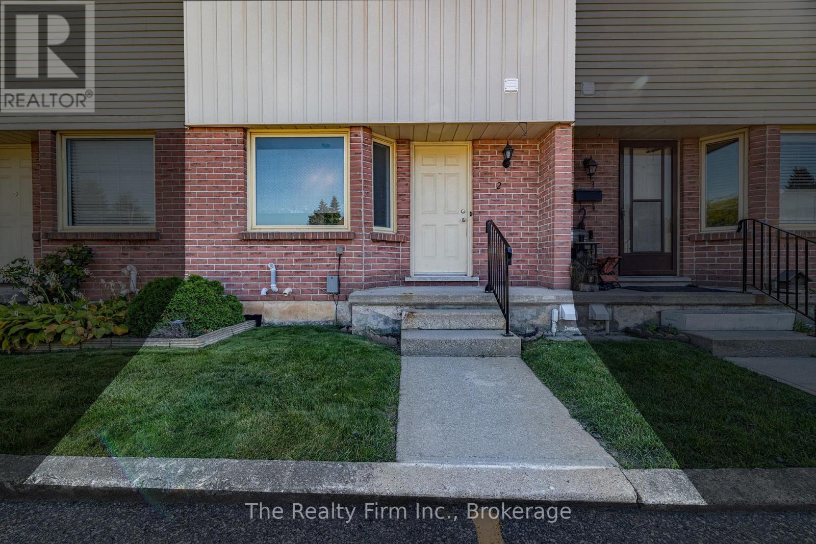 2 1135 Nellis St, Woodstock, ON N4T 1P7