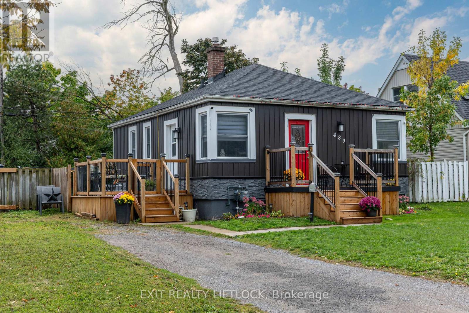 489 Hamilton St Ward 1 St, Peterborough, ON K9J 4B8