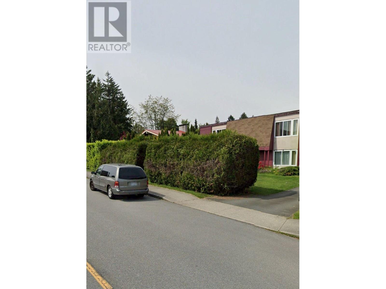 5333 Barker Ave, Burnaby, BC V5H 2N6